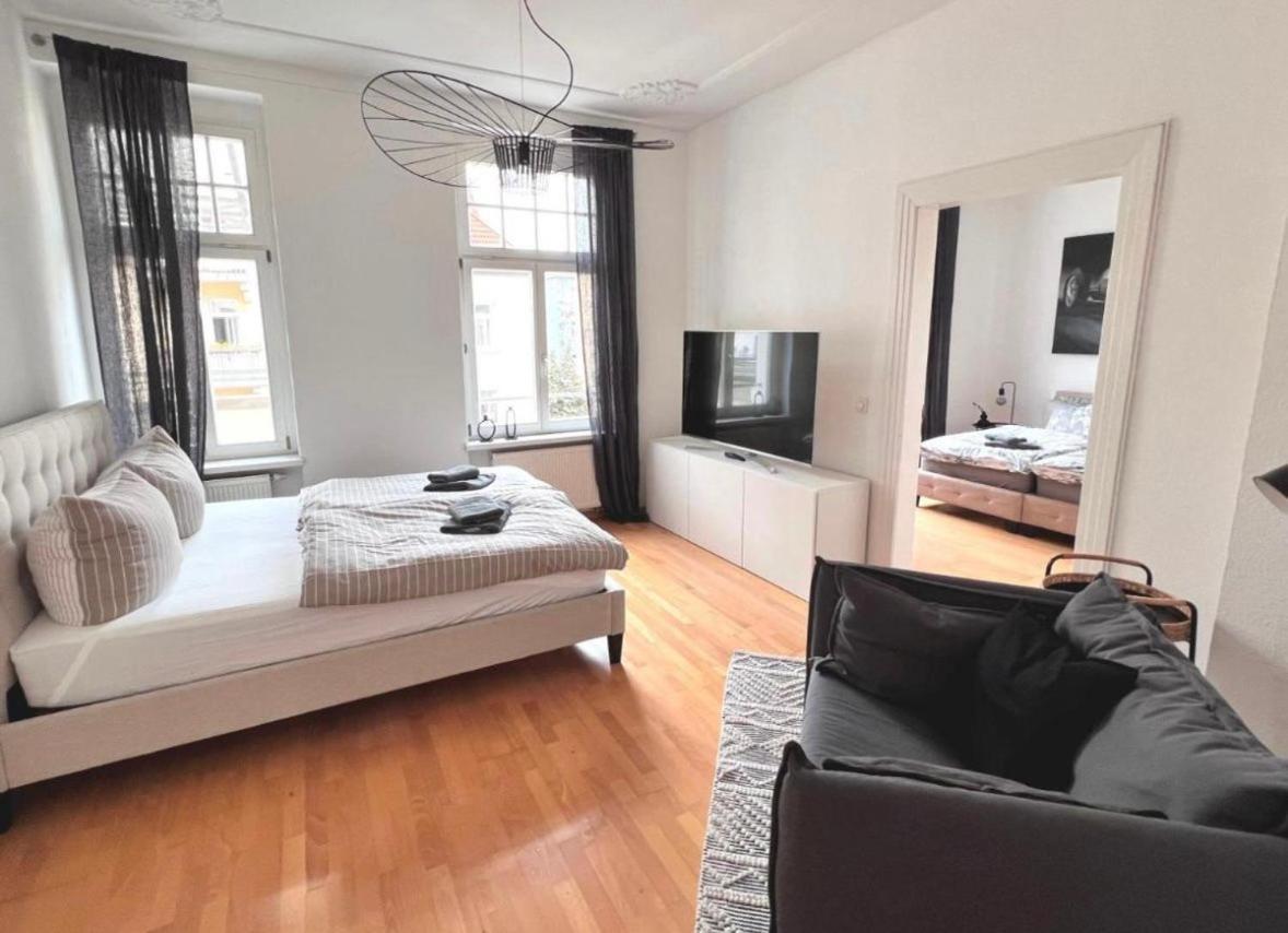 Feine Apartments In Der Suedstadt Von Erfurt Mit Kostenlosen Stellplatz & Flasche Wein Zur Begruessung Esterno foto