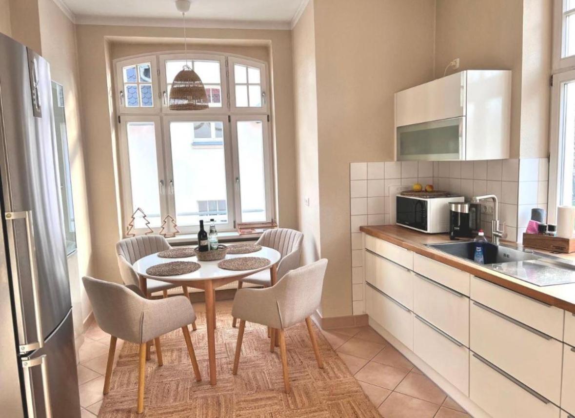 Feine Apartments In Der Suedstadt Von Erfurt Mit Kostenlosen Stellplatz & Flasche Wein Zur Begruessung Esterno foto